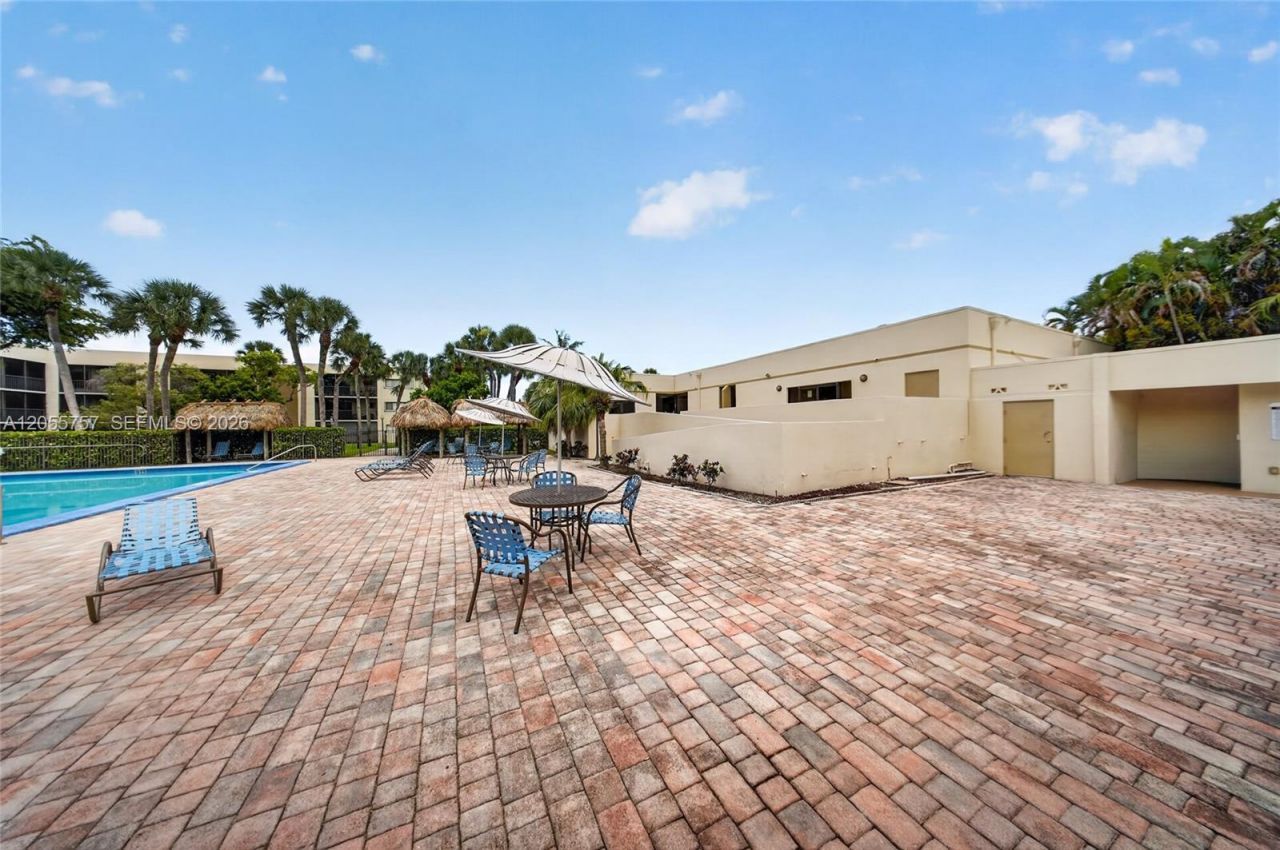 8045 SW 107th Ave, Unit 203, Miami, FL 33173 Photo