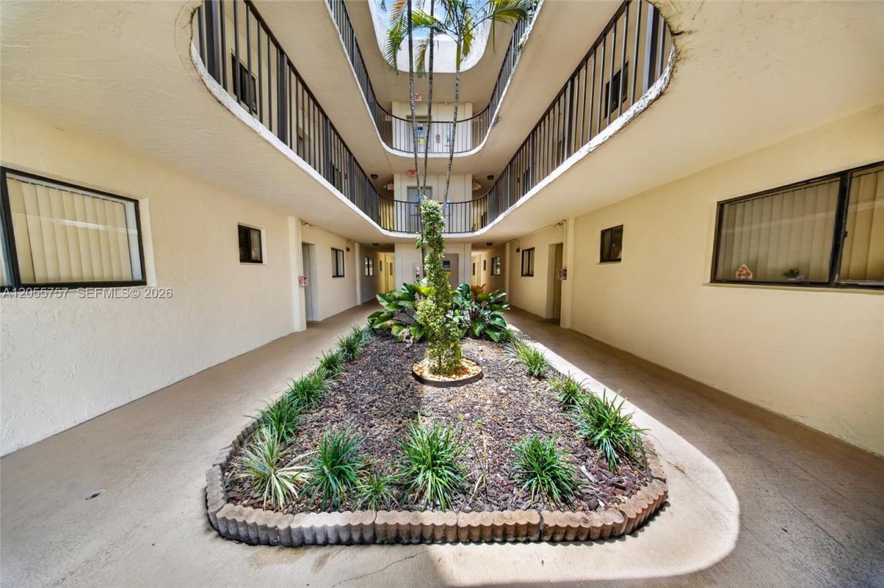 8045 SW 107th Ave, Unit 203, Miami, FL 33173 Photo