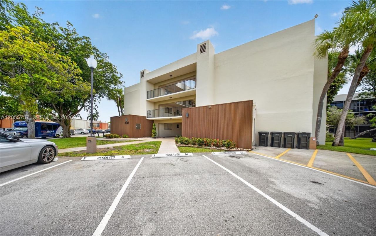 8045 SW 107th Ave, Unit 203, Miami, FL 33173 Photo