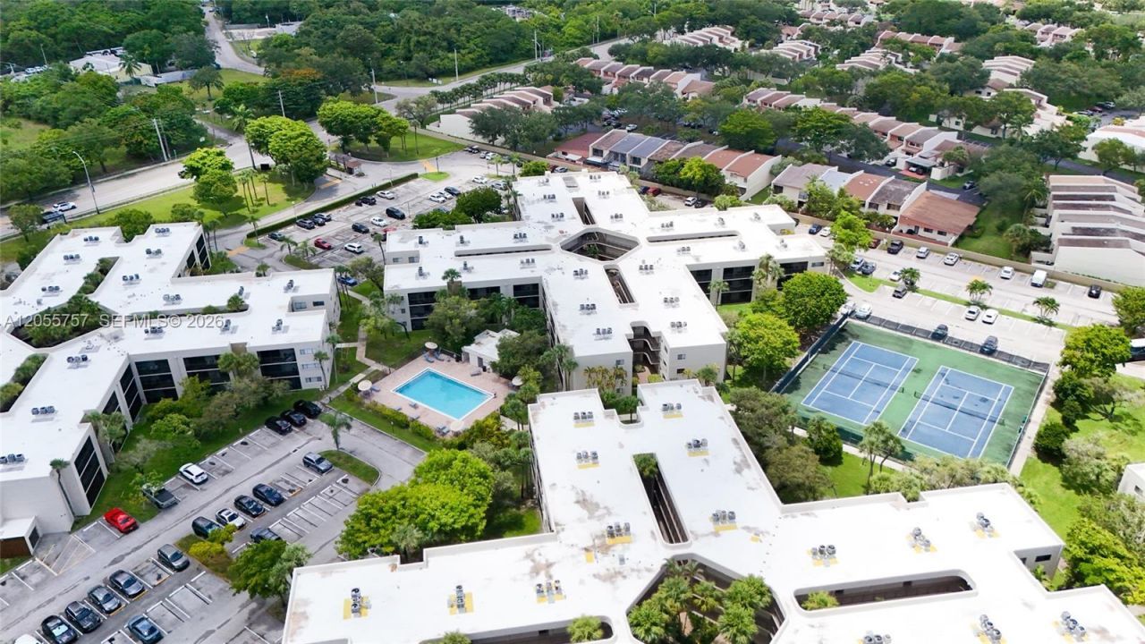 8045 SW 107th Ave, Unit 203, Miami, FL 33173 Photo