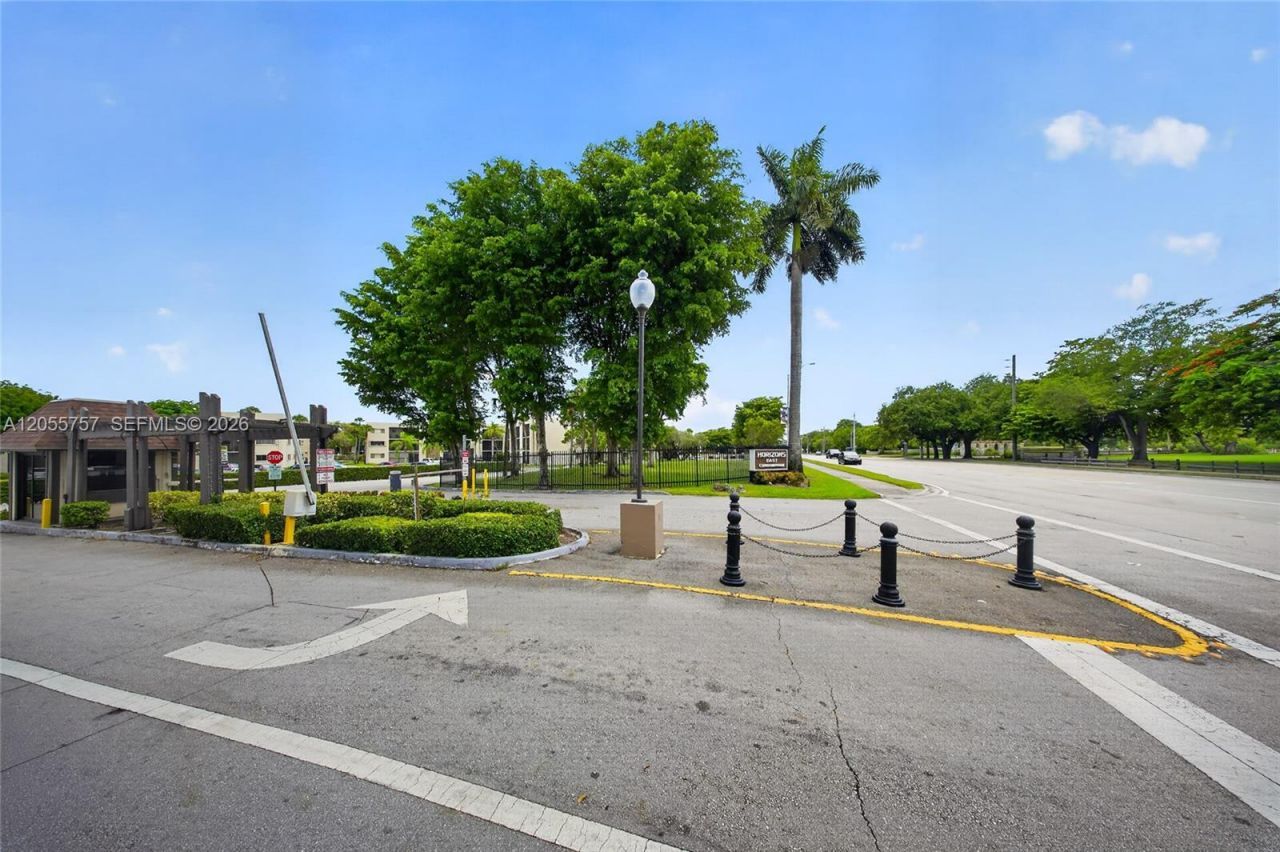 8045 SW 107th Ave, Unit 203, Miami, FL 33173 Photo