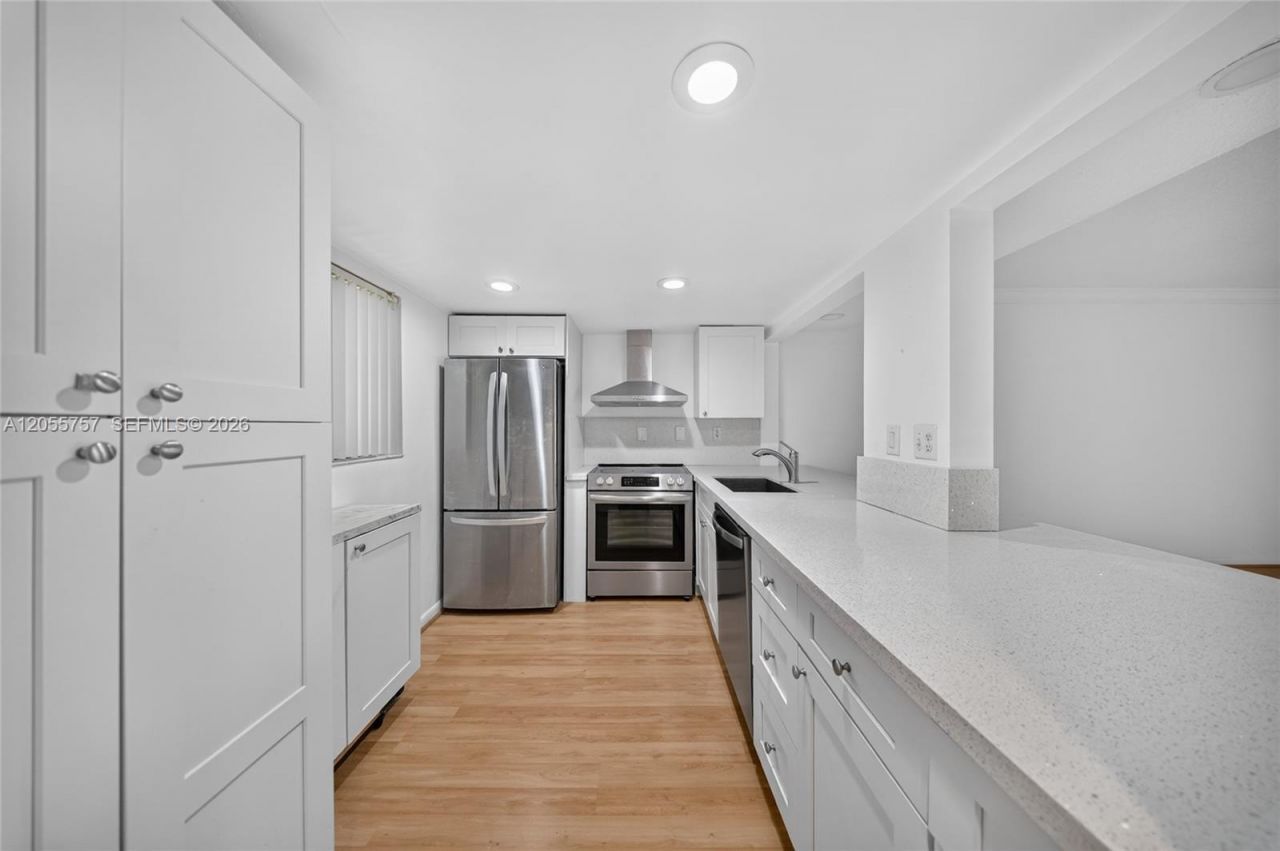 8045 SW 107th Ave, Unit 203, Miami, FL 33173 Photo