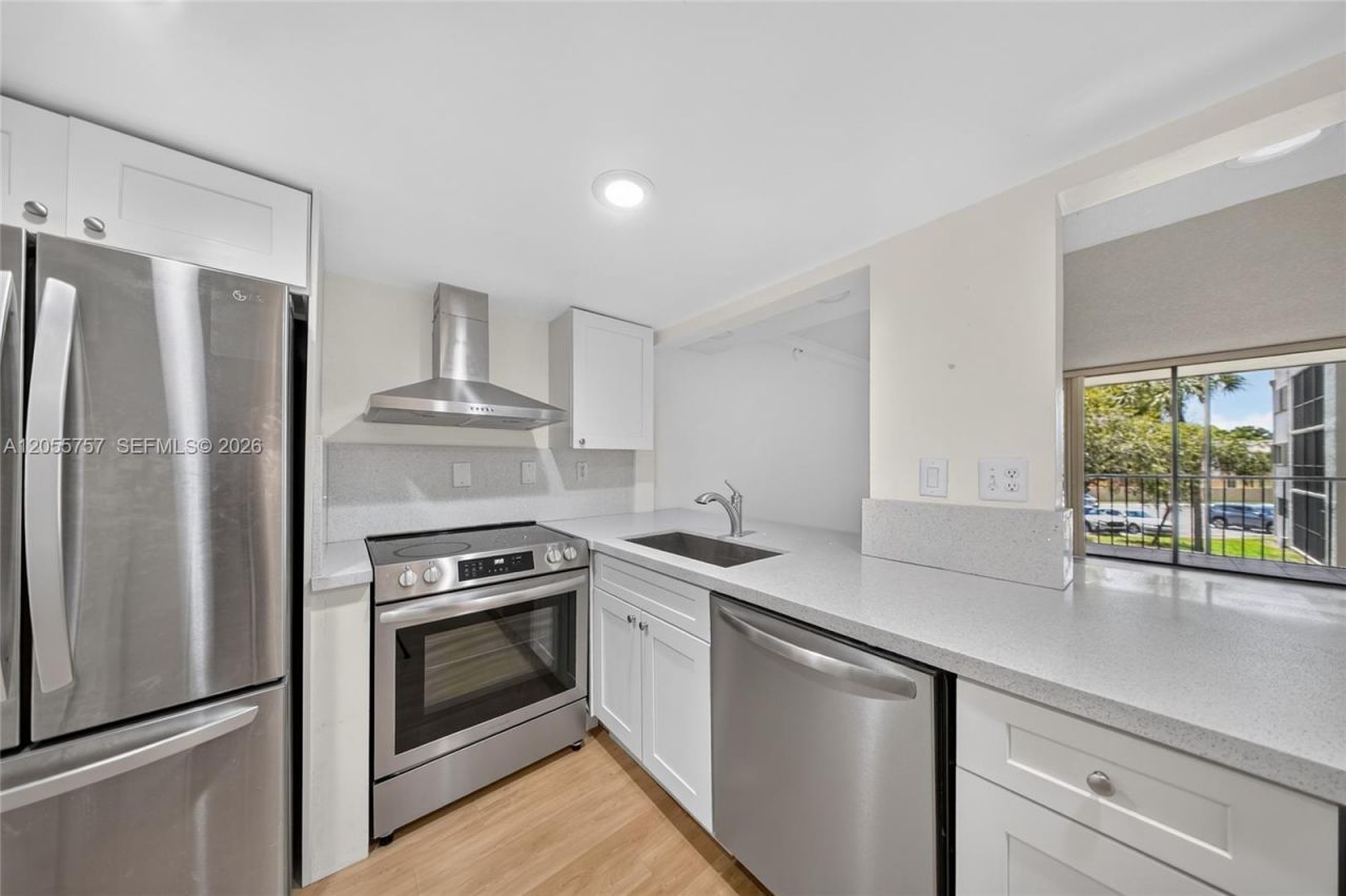 8045 SW 107th Ave, Unit 203, Miami, FL 33173 Photo