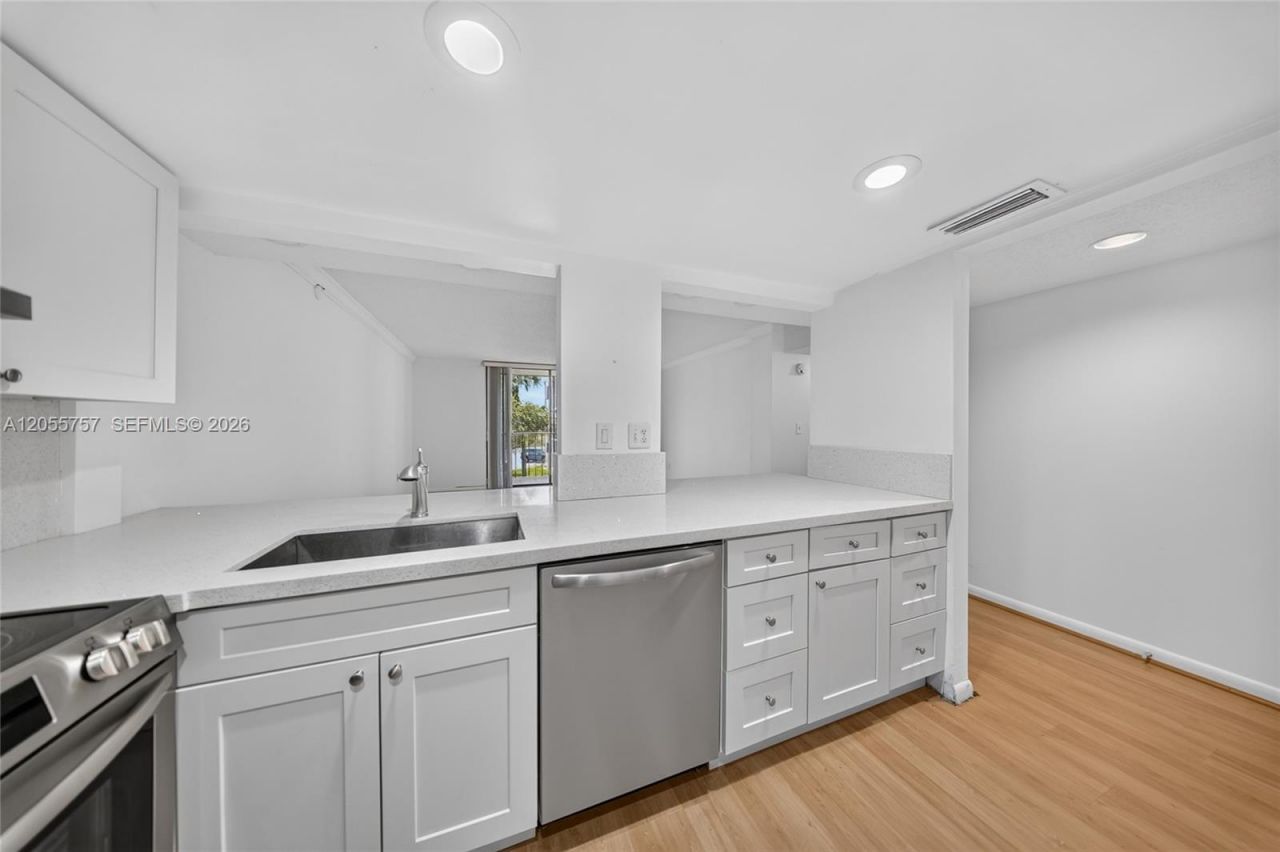 8045 SW 107th Ave, Unit 203, Miami, FL 33173 Photo