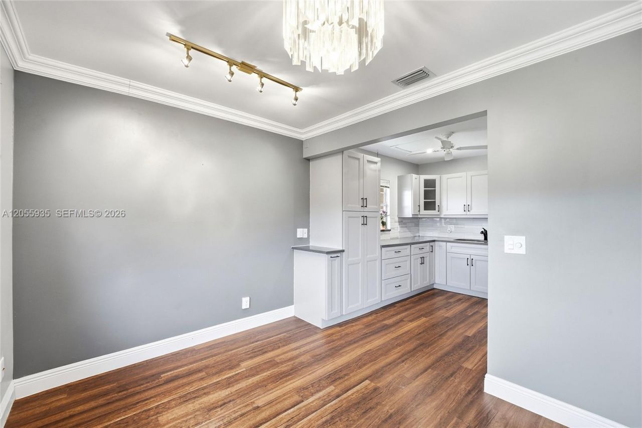 13475 SW 9th St, Unit 401A, Pembroke Pines, FL 33027 Photo
