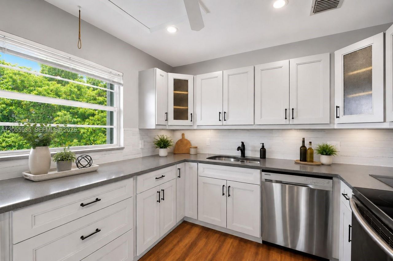 13475 SW 9th St, Unit 401A, Pembroke Pines, FL 33027 Photo