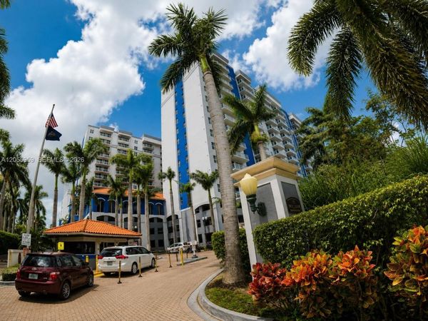 5099 NW 7th St, Unit TS-03, Miami, FL 33126