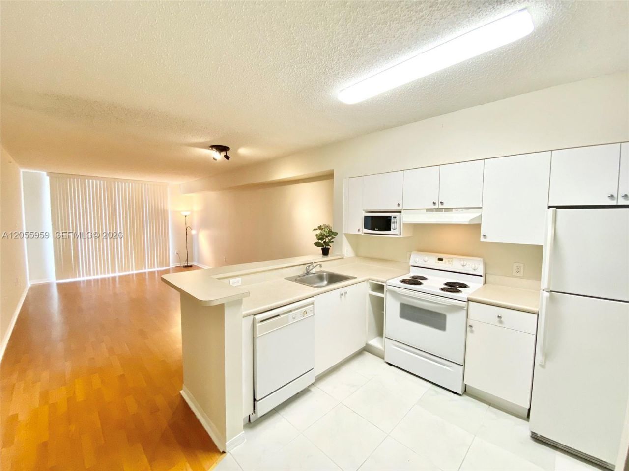 5099 NW 7th St, Unit TS-03, Miami, FL 33126 Photo