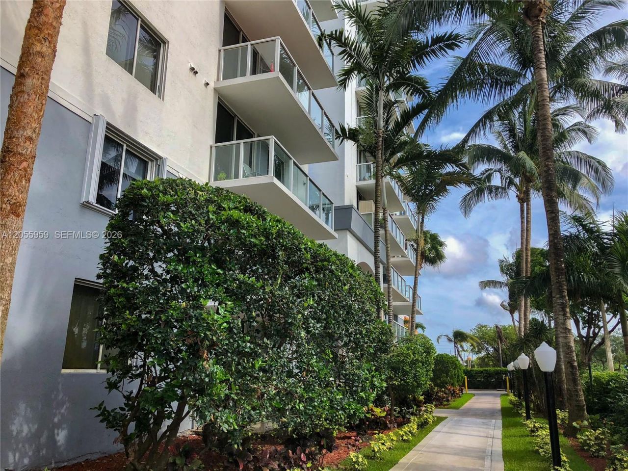 5099 NW 7th St, Unit TS-03, Miami, FL 33126 Photo