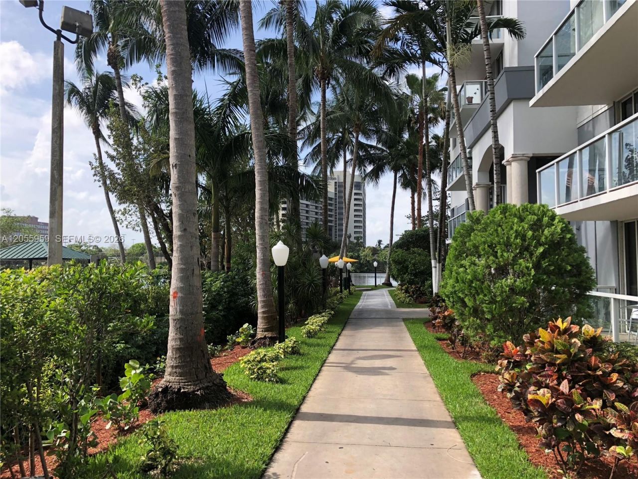 5099 NW 7th St, Unit TS-03, Miami, FL 33126 Photo