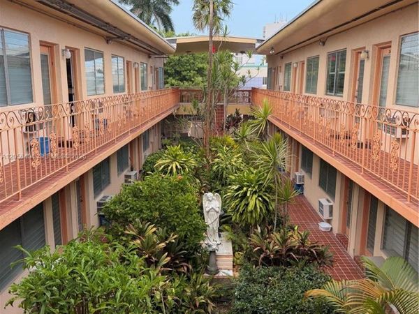 1060 Pennsylvania Ave , Unit 18, Miami Beach, FL 33139