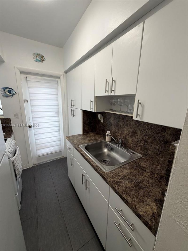 1060 Pennsylvania Ave , Unit 18, Miami Beach, FL 33139 Photo