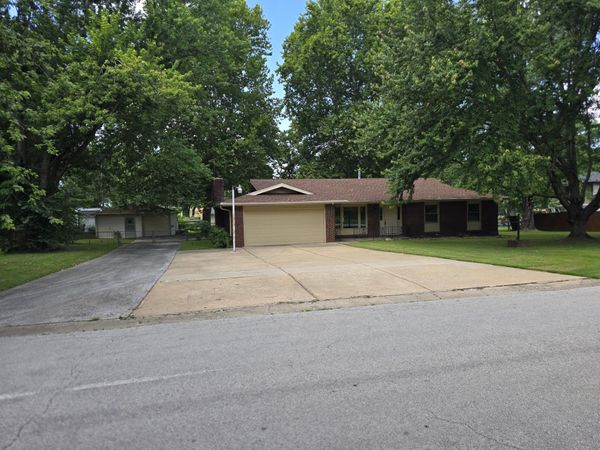 4321 S Ridgecrest Drive , Springfield, MO 65810