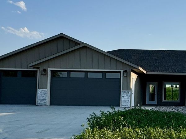 601 Mill Pond Rd, Unit 2, Rock Rapids, IA 51245