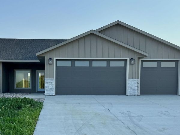 601 Mill Pond Rd, Unit 1, Rock Rapids, IA 51246