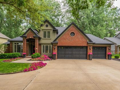 914 PEBBLE BEACH DR Dakota Dunes, SD 57049
