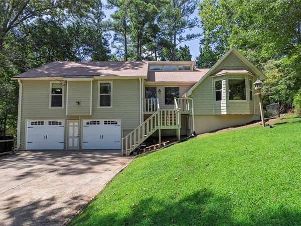709 Cobb Trail , Woodstock, GA 30188