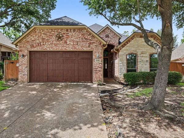 2016 Kodiak Court , Arlington, TX 76013