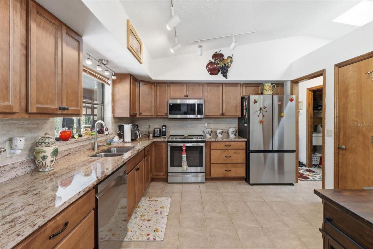 1900 W Alhambra Drive, Citrus Springs, FL 34434 Photo
