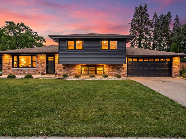 6384 Fallen Timbers Avenue , Portage, IN 46368