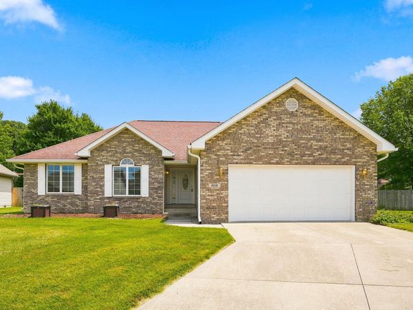 308 S Ivy Wood Drive, Muncie, IN 47304