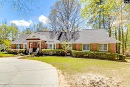 325 Derrick Lane  photo 4