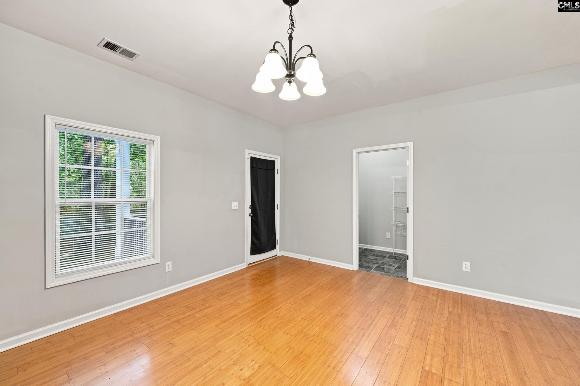 212 Chamfort Drive  Photo 10