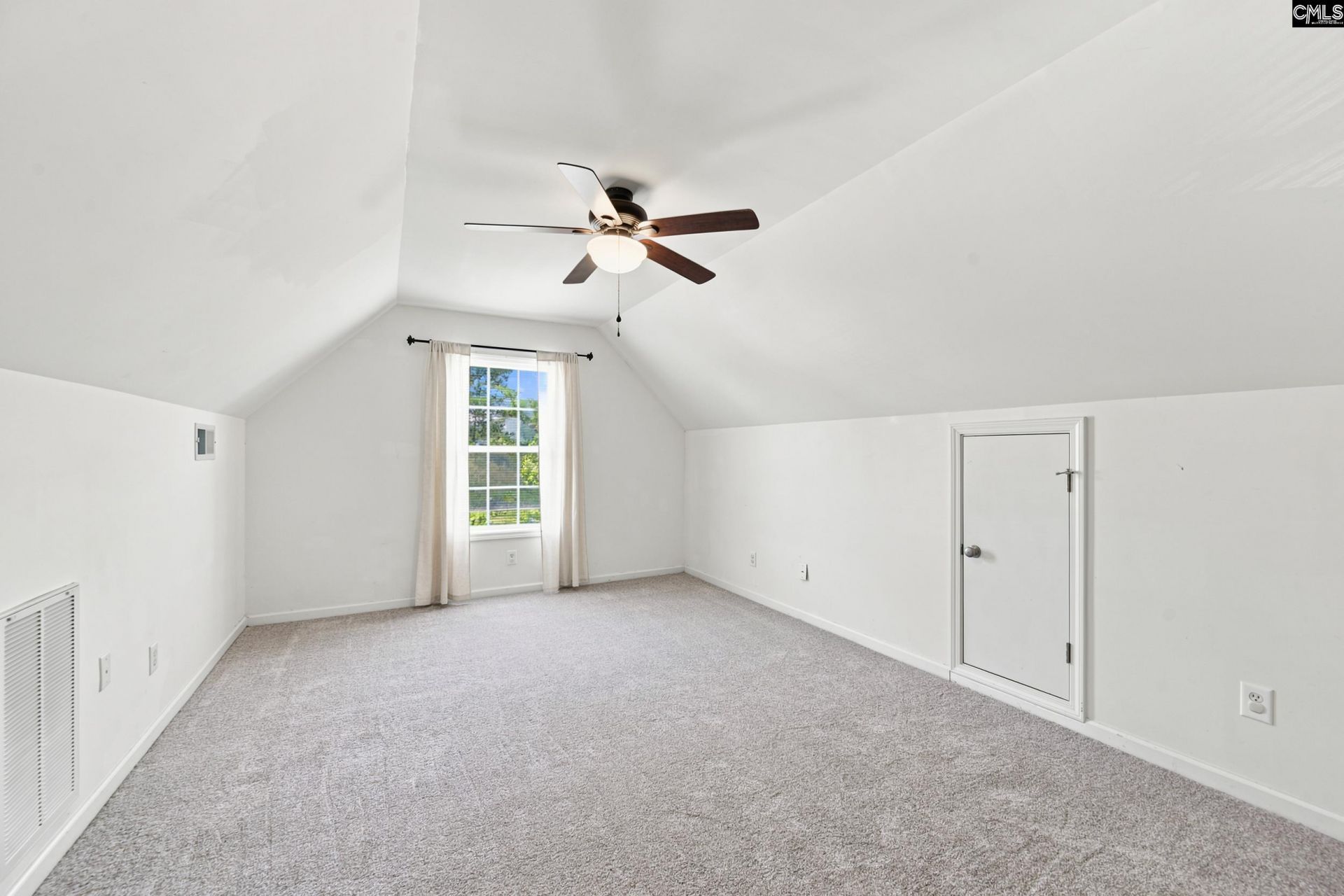 212 Chamfort Drive  Photo 23