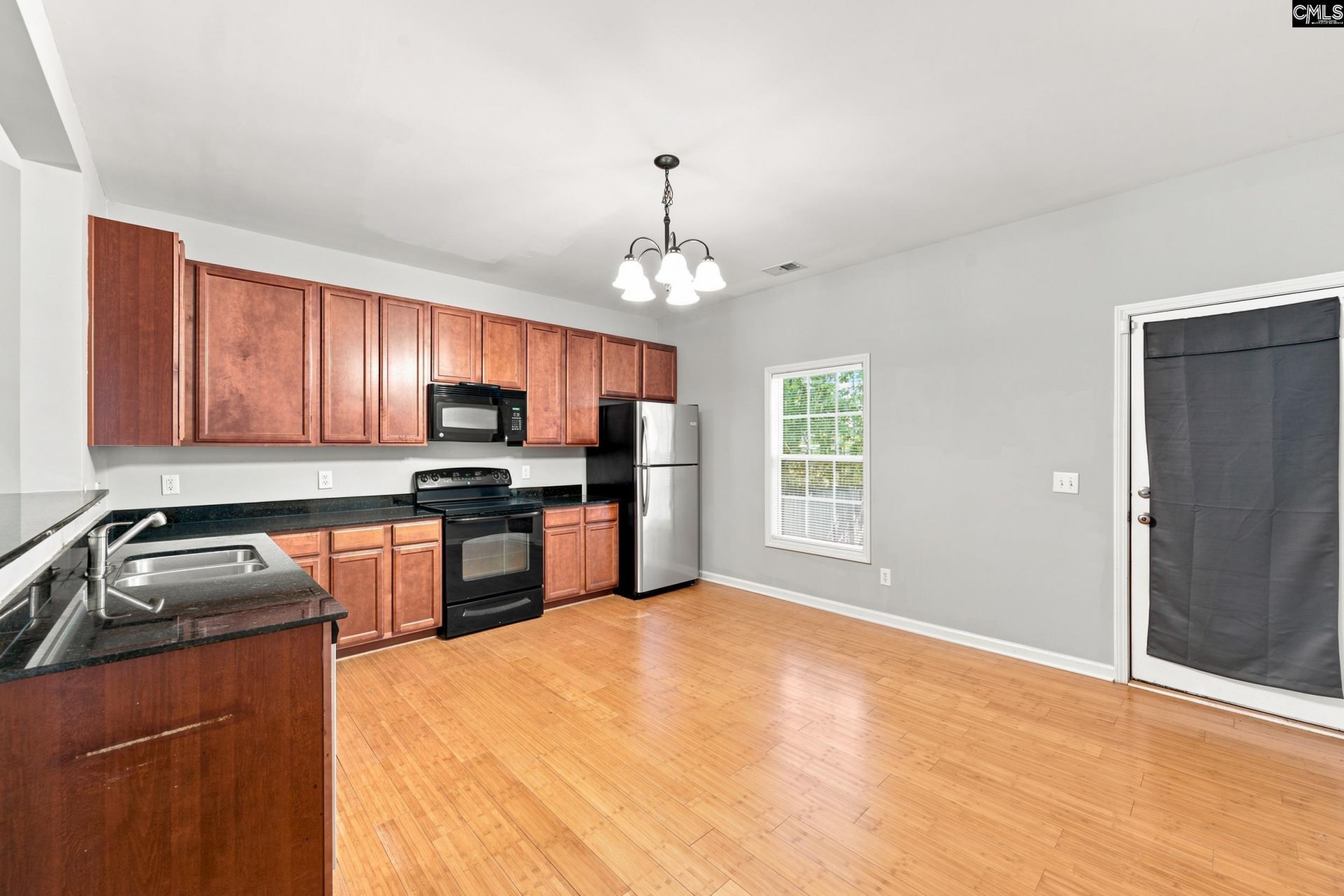 212 Chamfort Drive  Photo 7