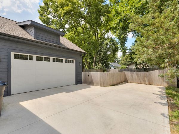 2811 Payne Road, Des Moines, IA 50310