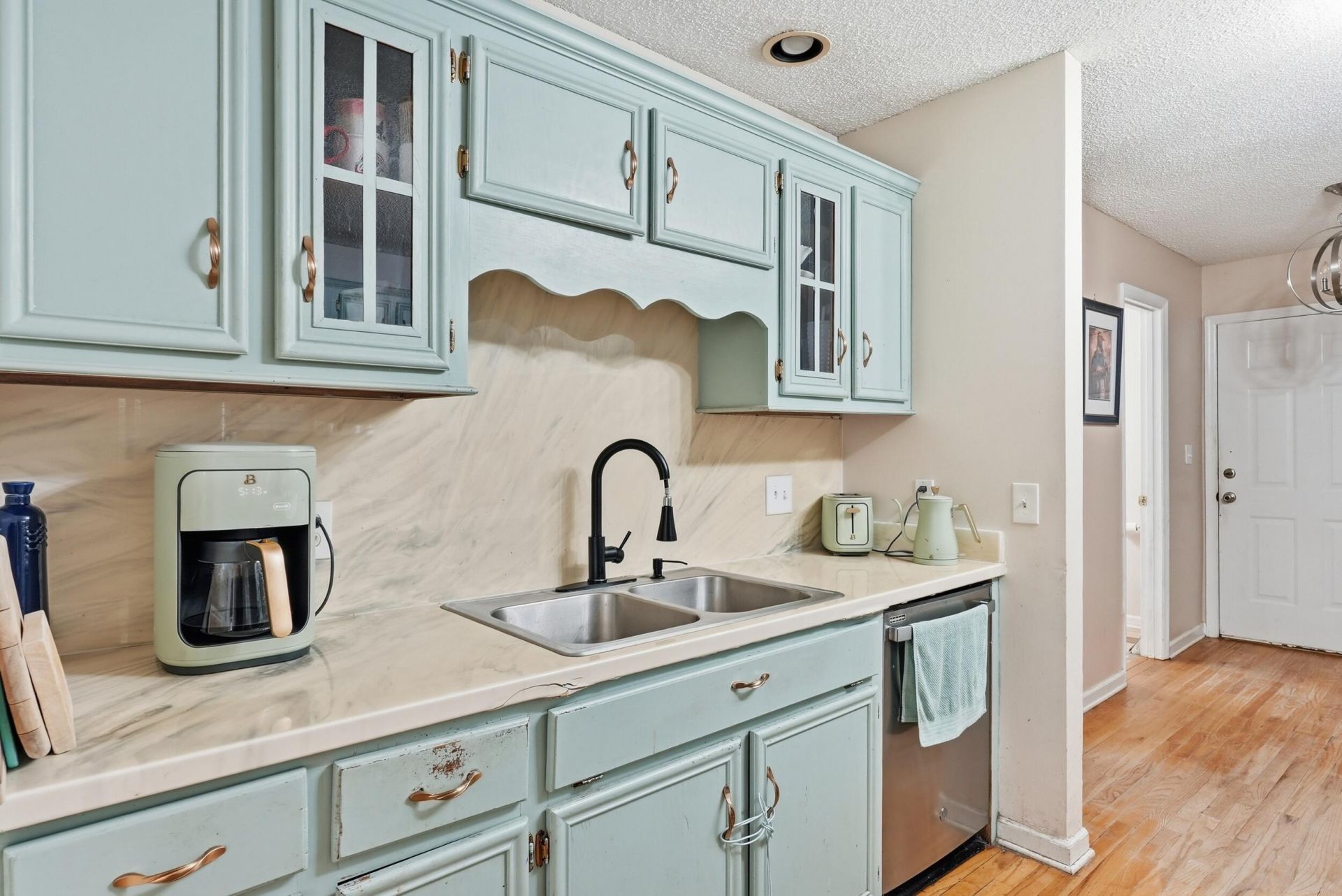 303 Spring Road Photo 12
