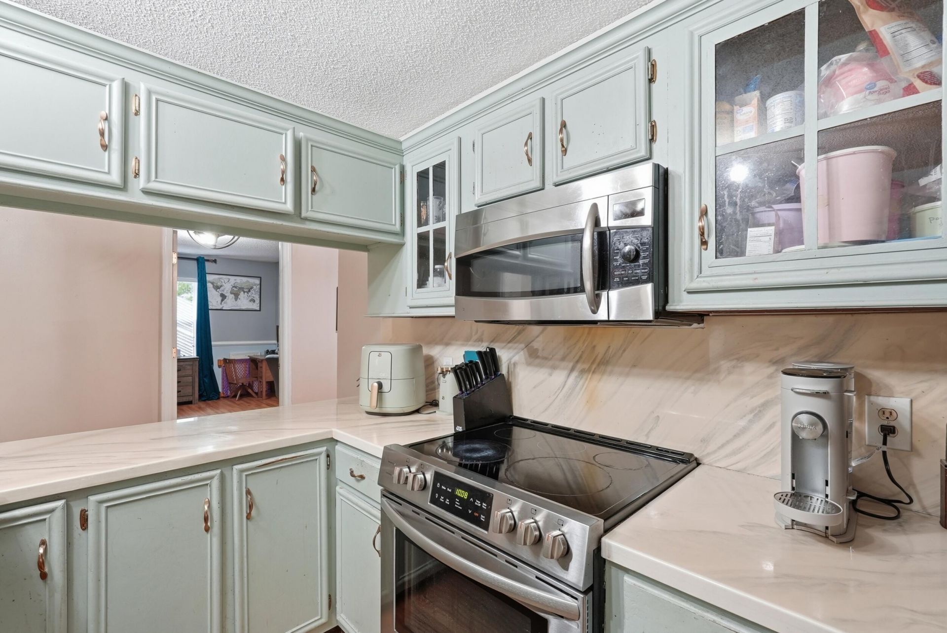 303 Spring Road Photo 14