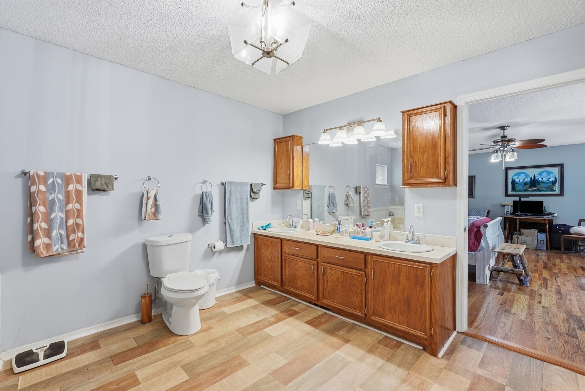 303 Spring Road Photo 25