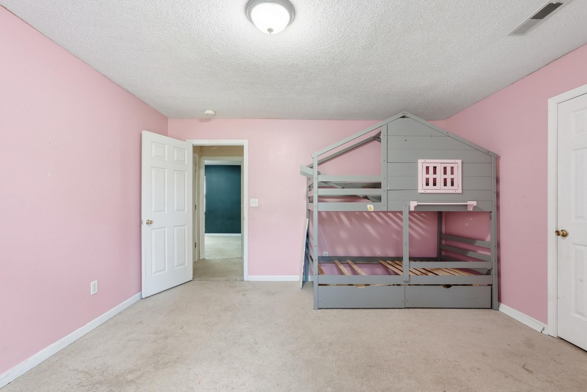 303 Spring Road Photo 31