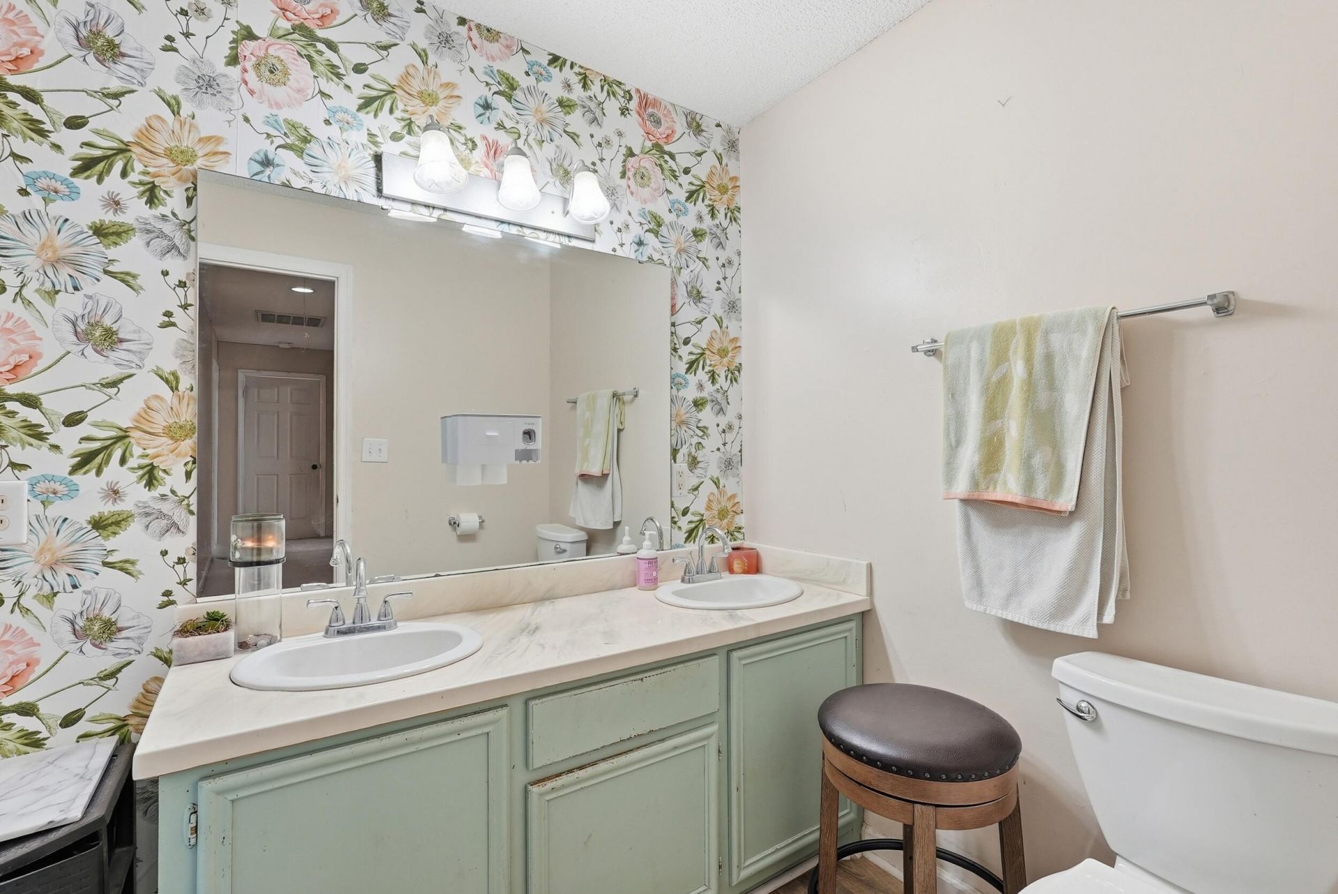 303 Spring Road Photo 32