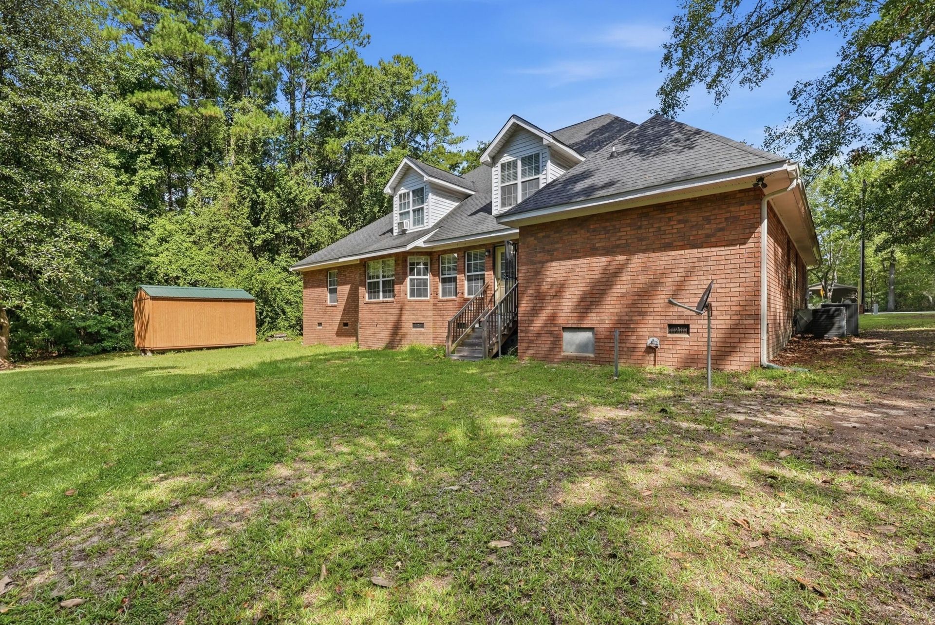 303 Spring Road Photo 43