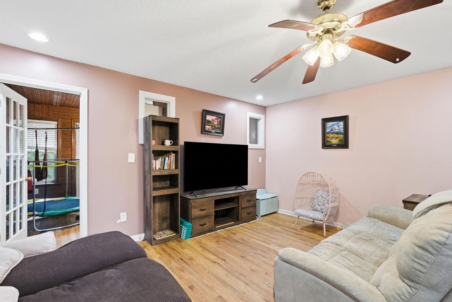 303 Spring Road Photo 7