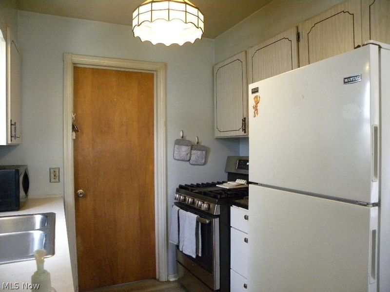 15727 Mina Avenue, Cleveland, OH 44135 Photo 12