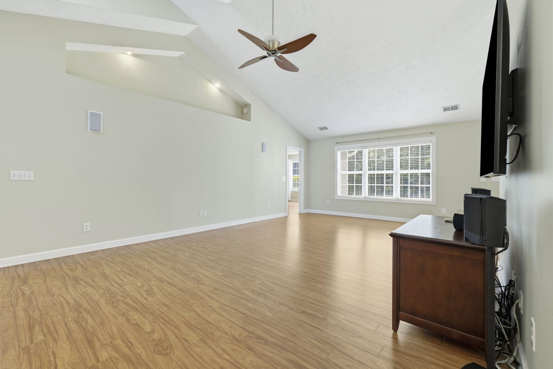 3048 Shorecrest Bay Dr.  Photo 6