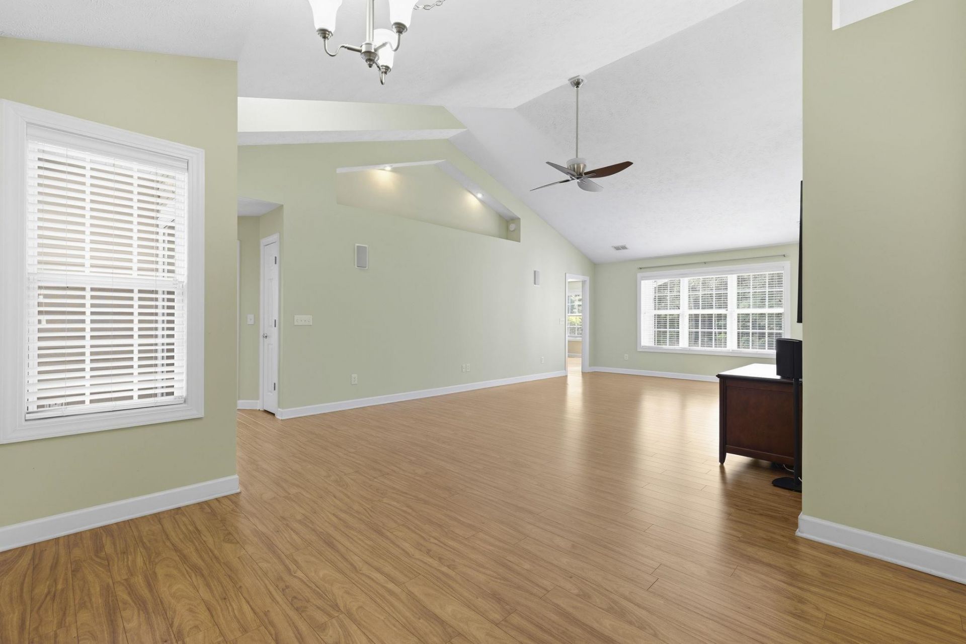 3048 Shorecrest Bay Dr.  Photo 9