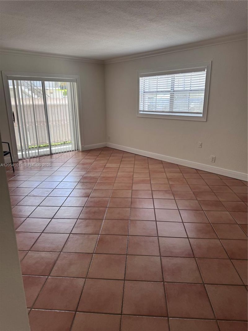 6705 N Kendall Dr, Unit 301, Pinecrest, FL 33156 Photo