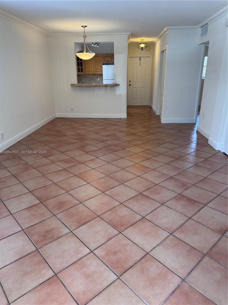 6705 N Kendall Dr, Unit 301, Pinecrest, FL 33156 Photo