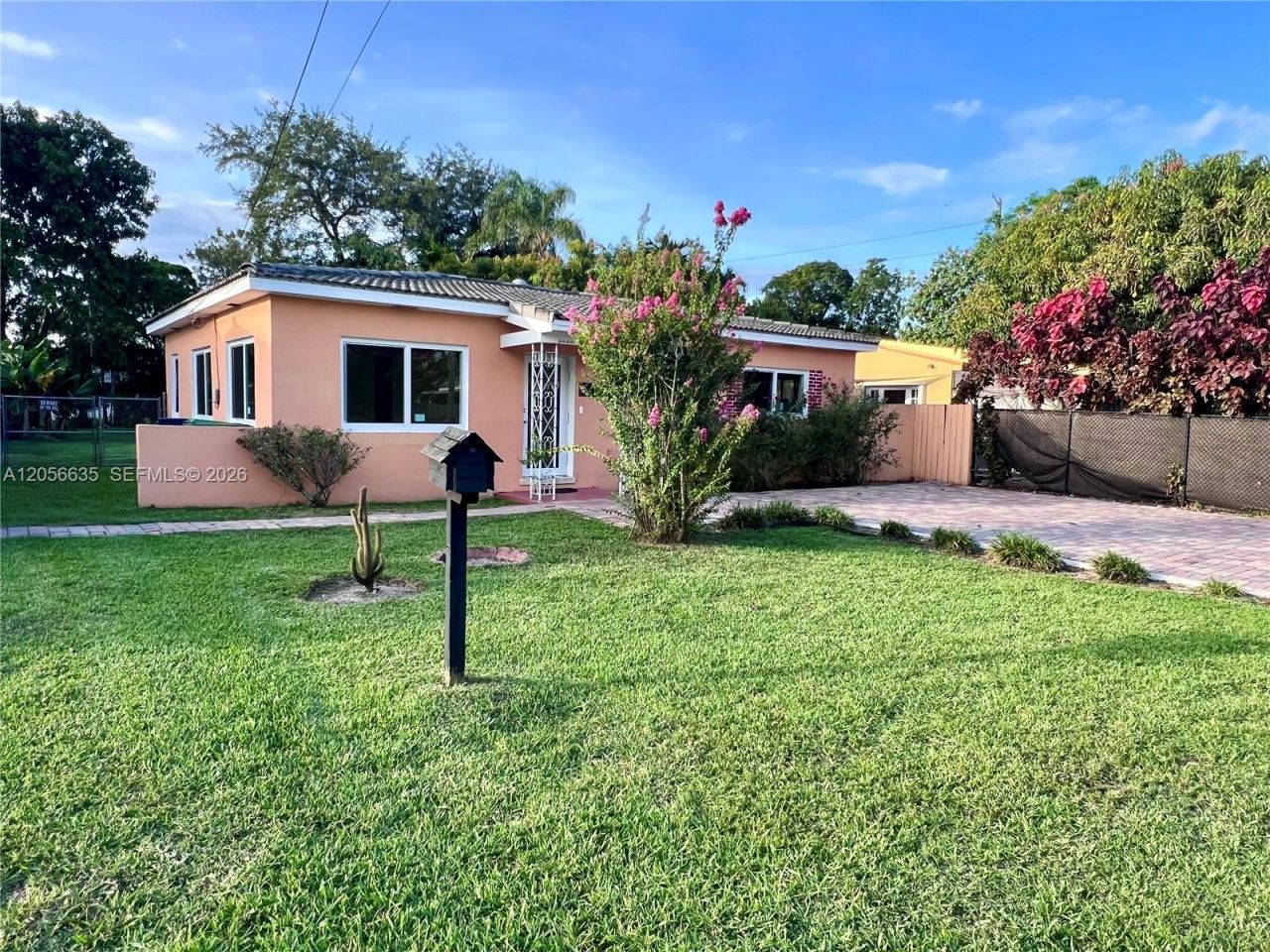 6225 SW 26th St, Miami, FL 33155 Photo