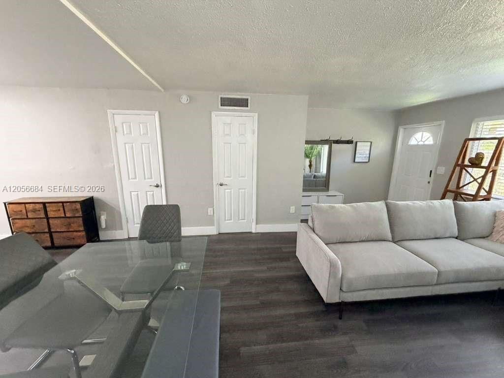1500 NE 151st St , Unit 104, Miami, FL 33162 Photo