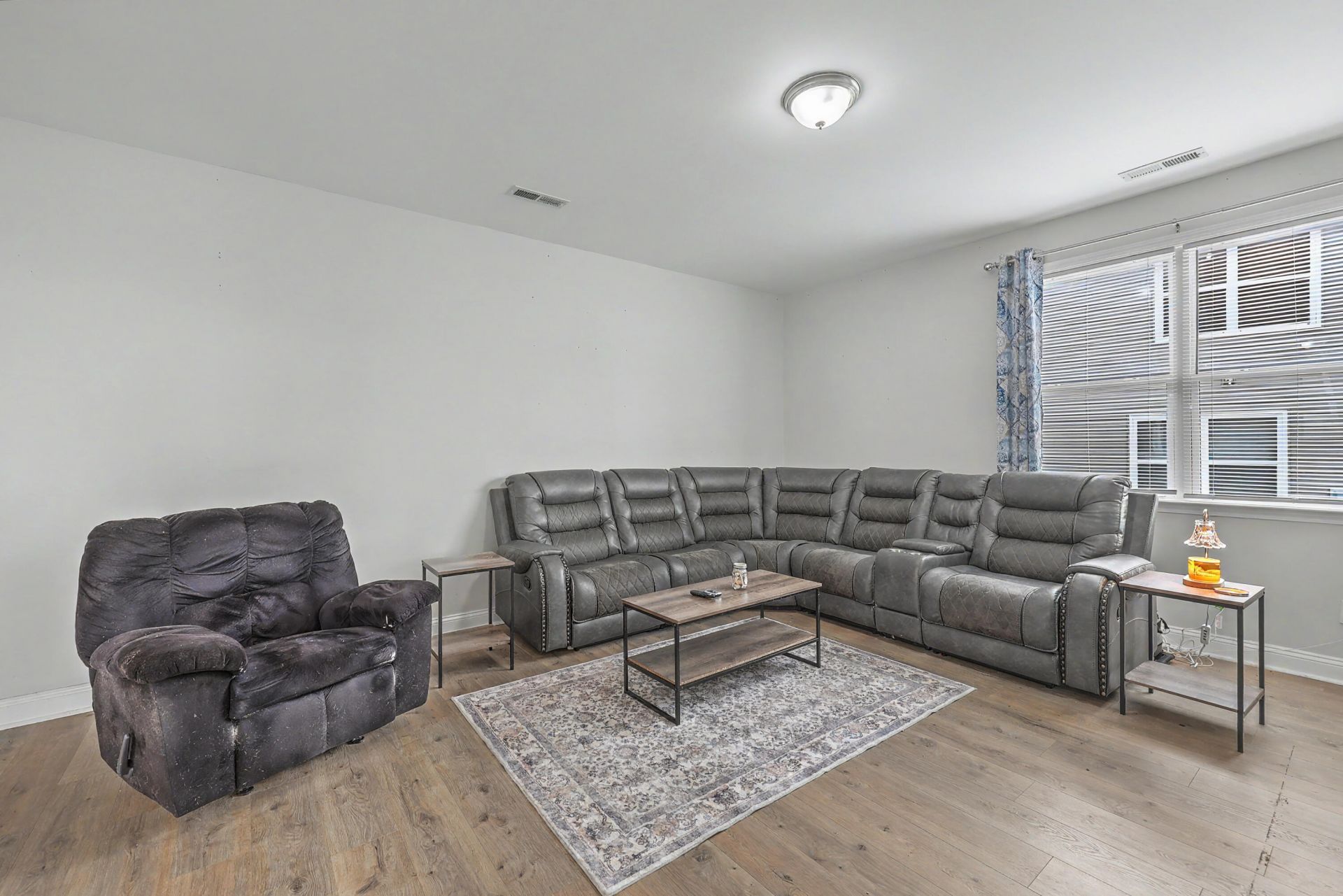 4804 Hawkins Drive Photo 13