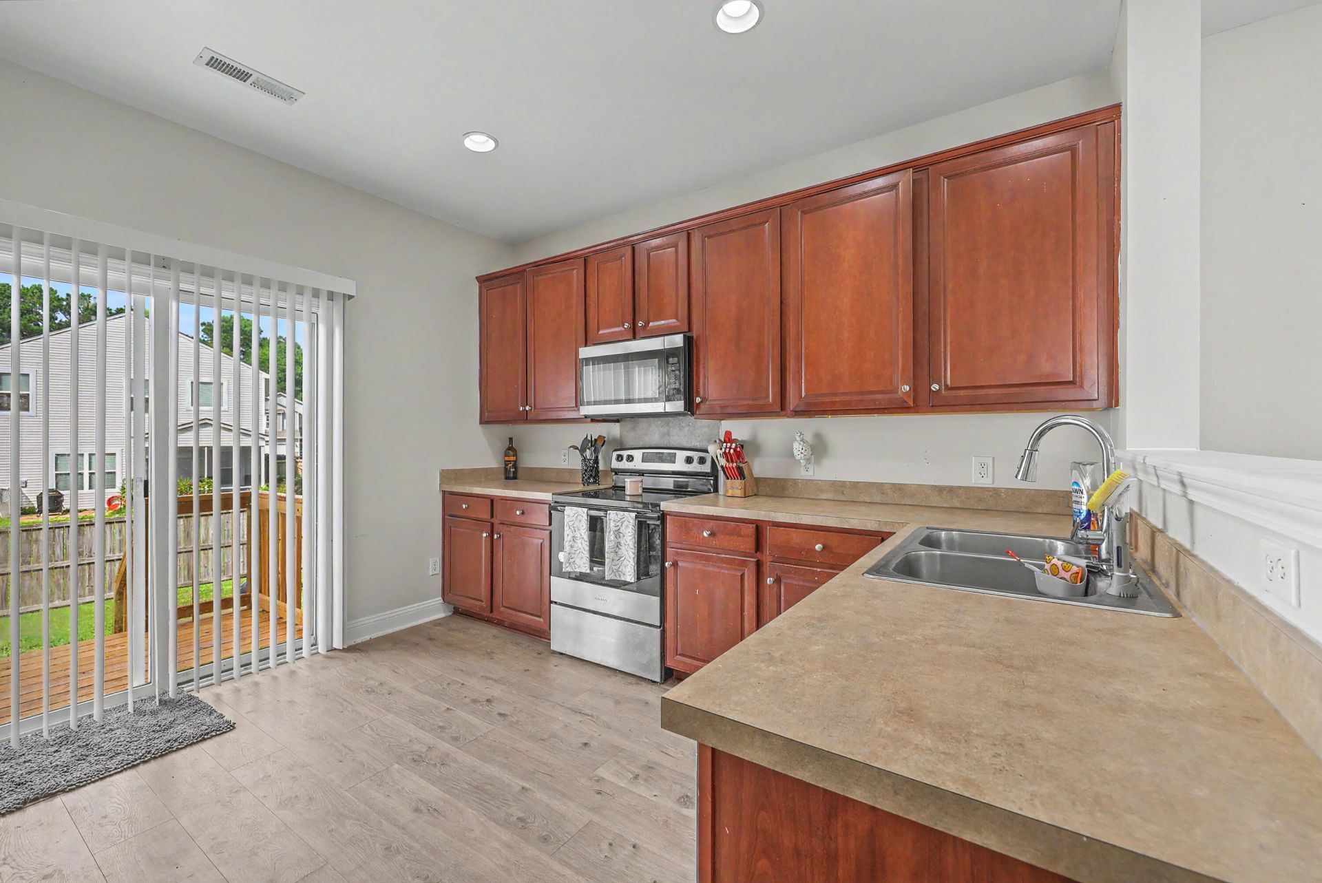 4804 Hawkins Drive Photo 6
