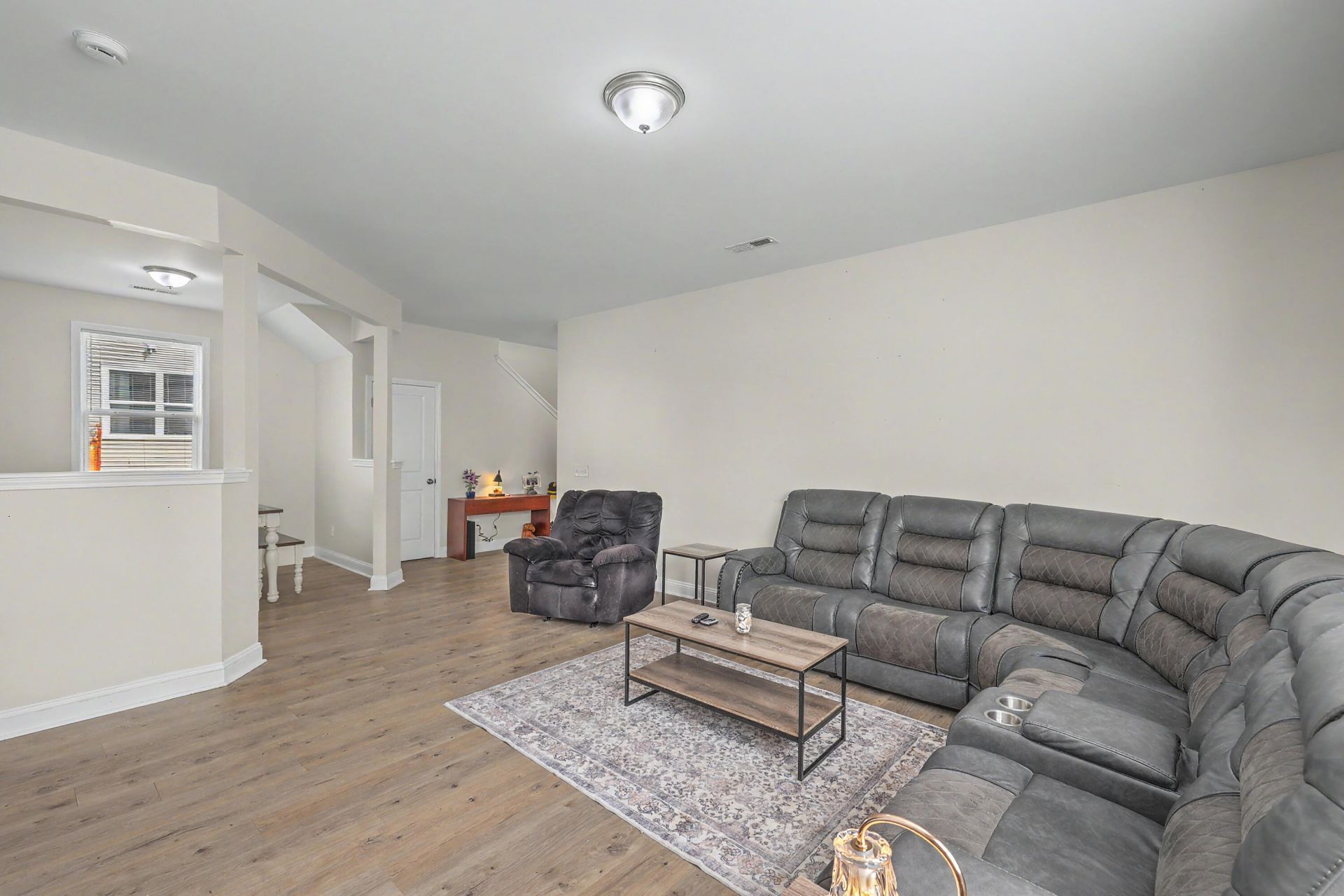 4804 Hawkins Drive Photo 9