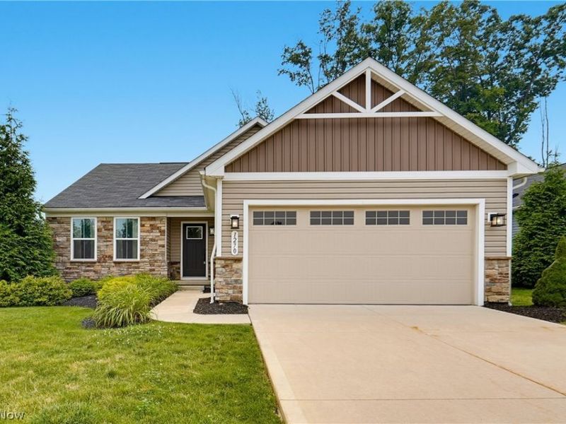 1270 Hidden Lake Boulevard, Akron, OH 44312 Photo 1