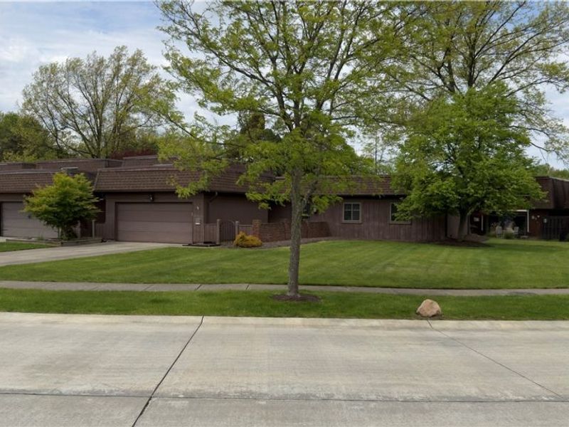 19224 Idlewood Trail, Strongsville, OH 44149 Photo 2