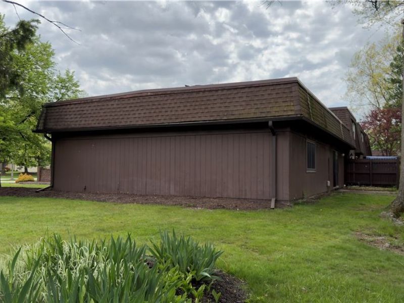 19224 Idlewood Trail, Strongsville, OH 44149 Photo 5
